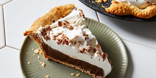 Easy Chocolate Pie Recipe For Dessert Lovers
